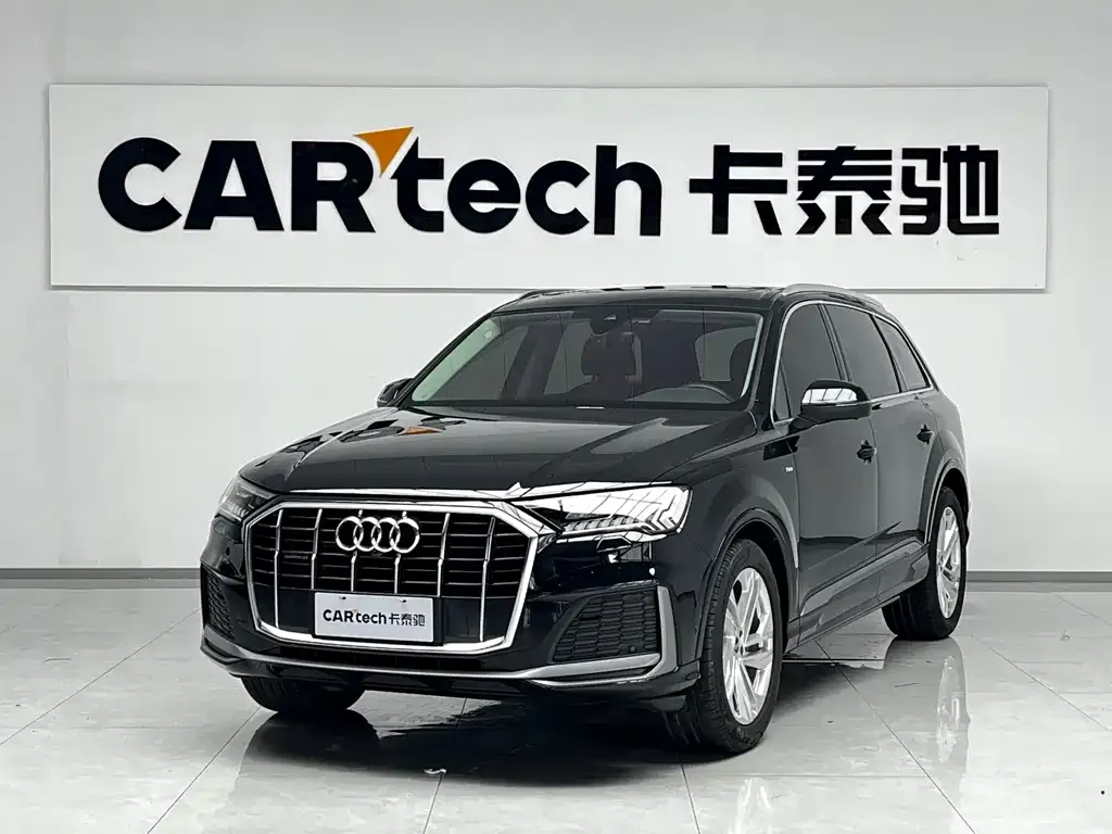 Audi Q7 — фото 1
