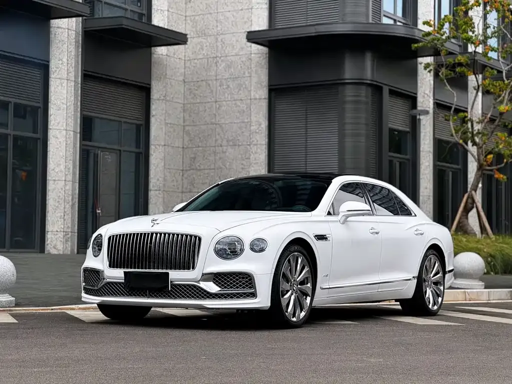 Bentley Flying Spur — фото 1