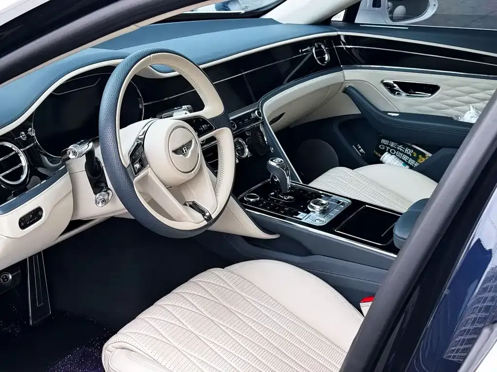Bentley Flying Spur — фото 10