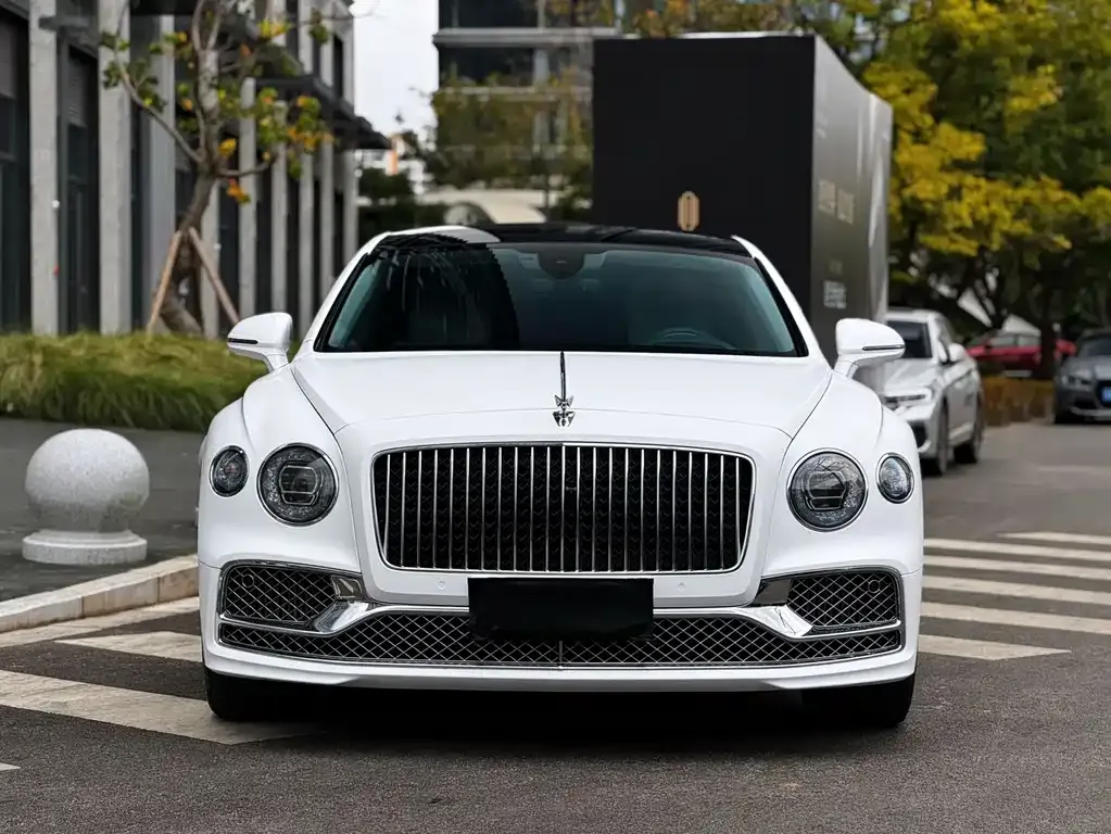 Bentley Flying Spur — фото 2