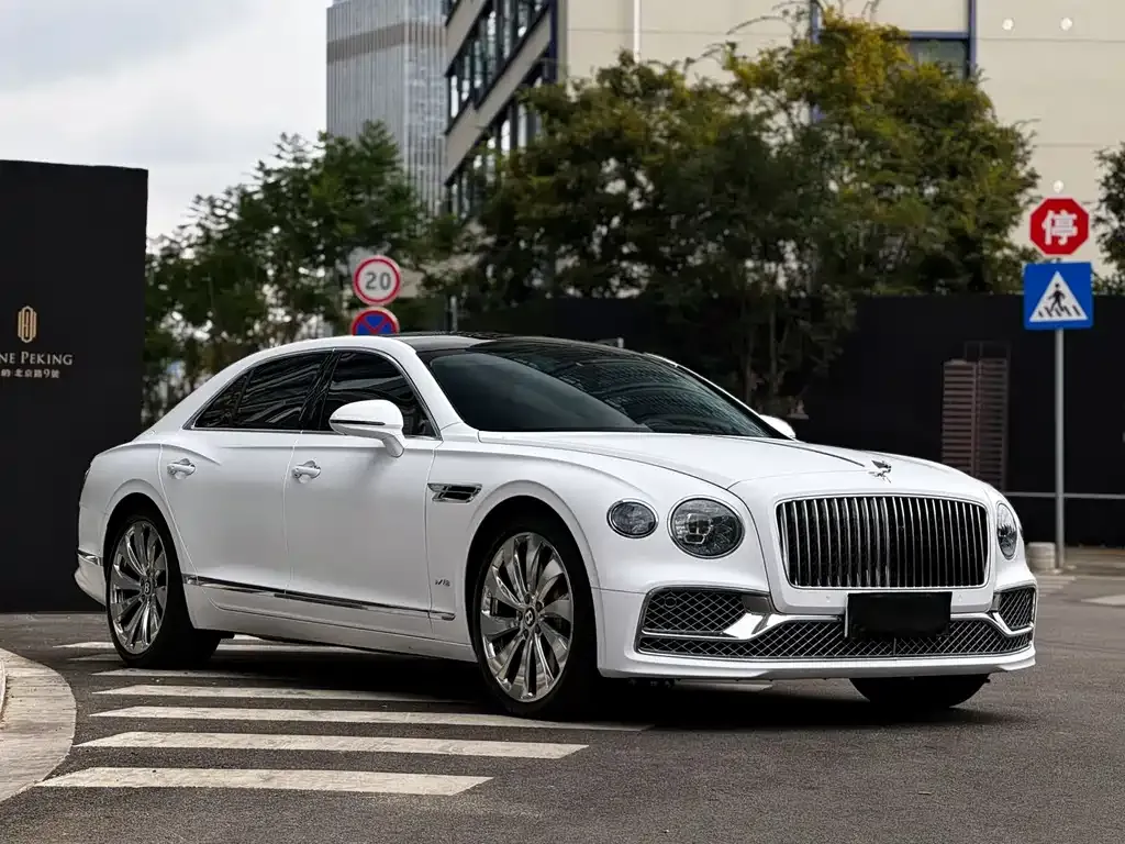 Bentley Flying Spur — фото 3