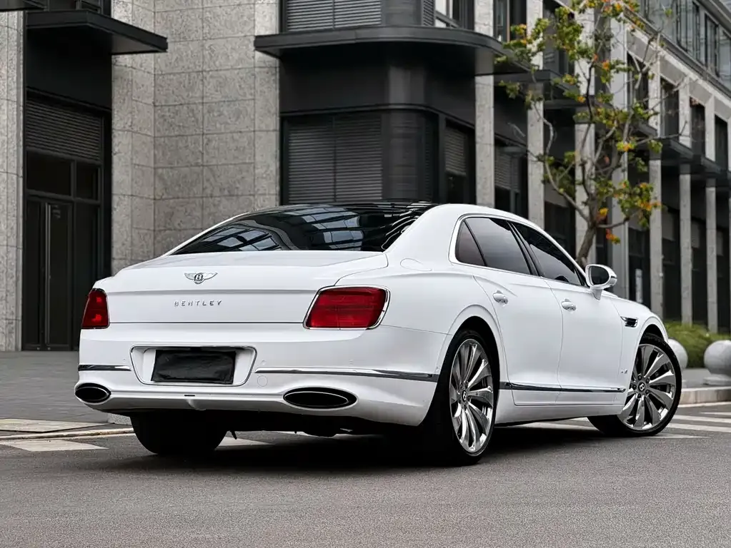 Bentley Flying Spur — фото 4