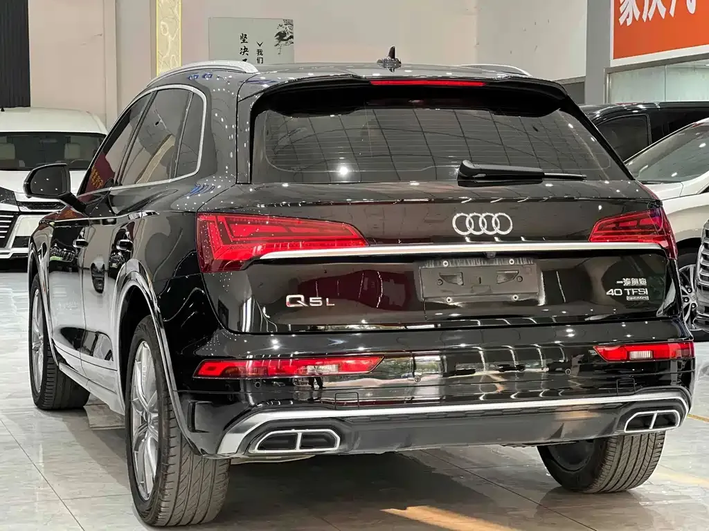 Audi Q5L — фото 5