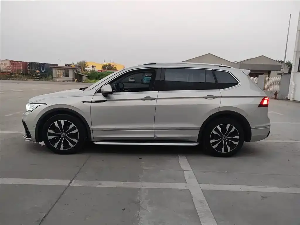 Volkswagen Tiguan L — фото 5