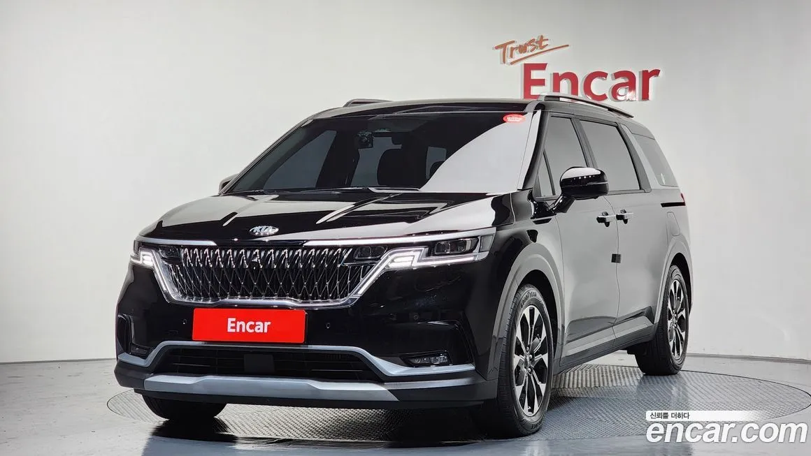 Kia Carnival — фото 1