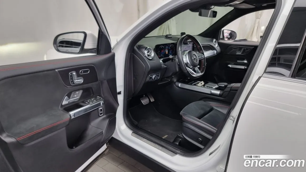 Mercedes-Benz GLB-Class — фото 10