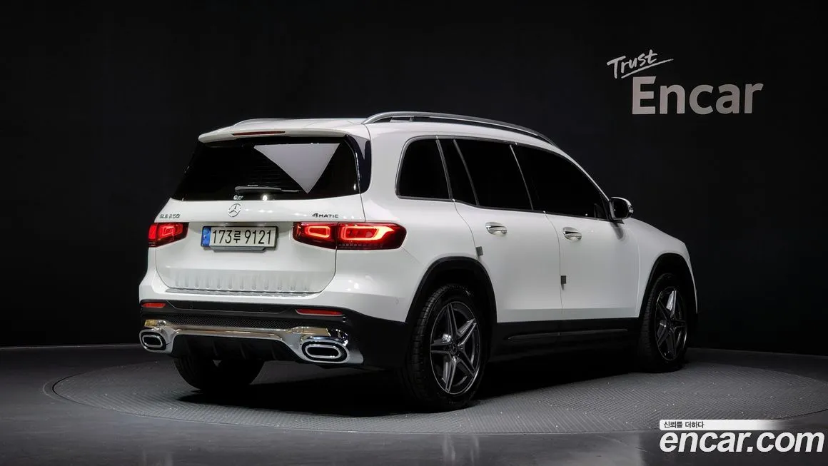 Mercedes-Benz GLB-Class — фото 2