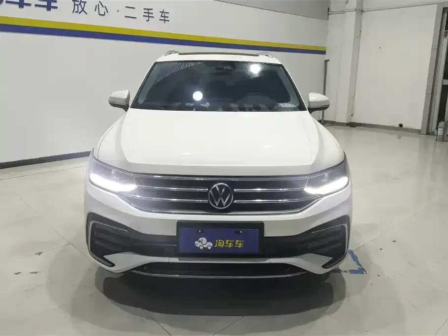 Volkswagen Tiguan L — фото 2