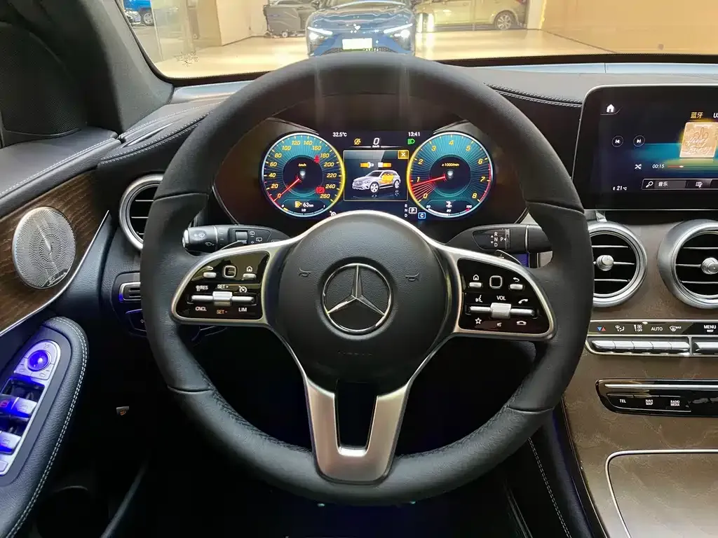 Mercedes-Benz GLC — фото 9