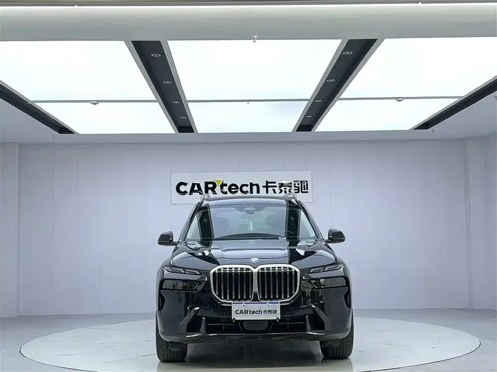 BMW X7 — фото 8
