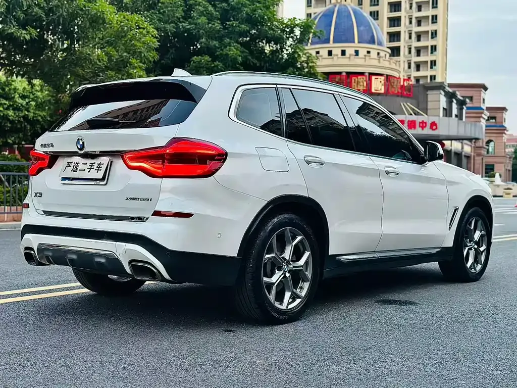 BMW X3 — фото 9