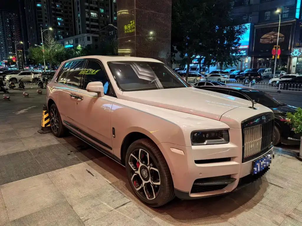 Rolls-Royce Cullinan — фото 1