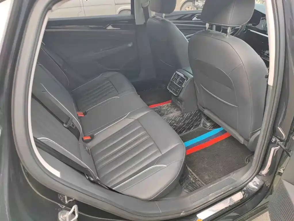 Volkswagen Passat — фото 6