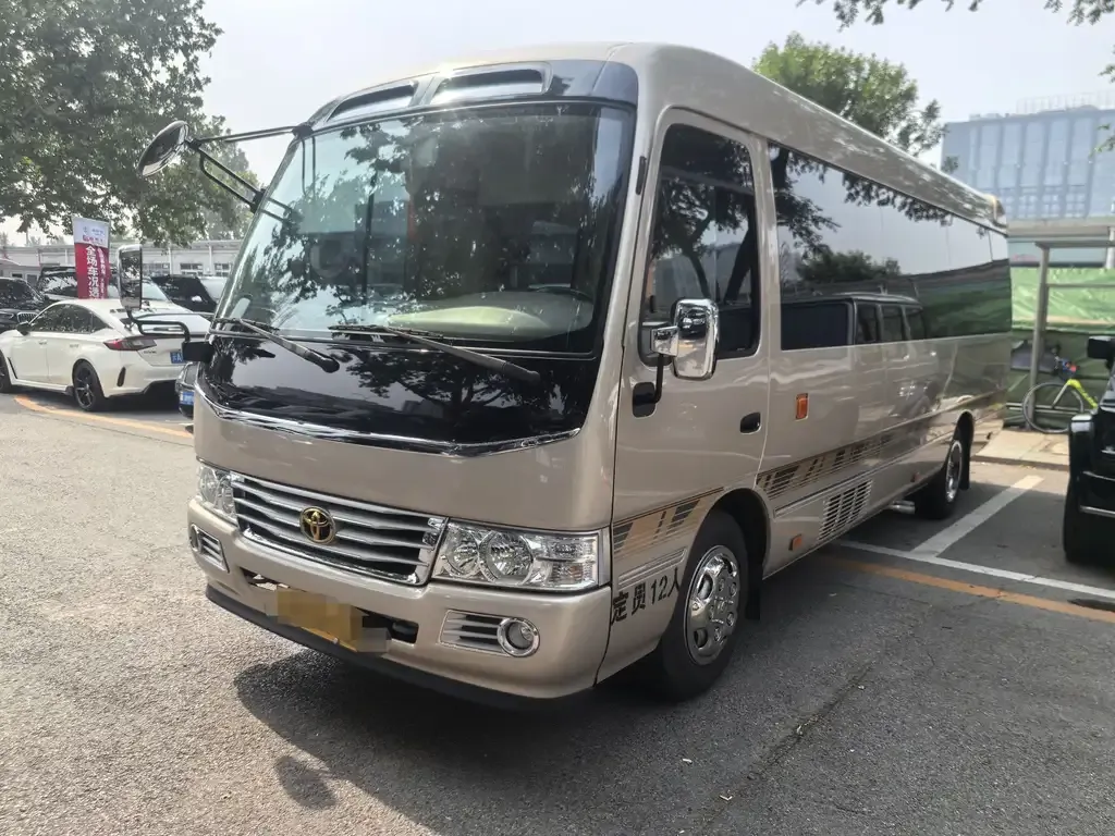 Toyota Coaster — фото 1