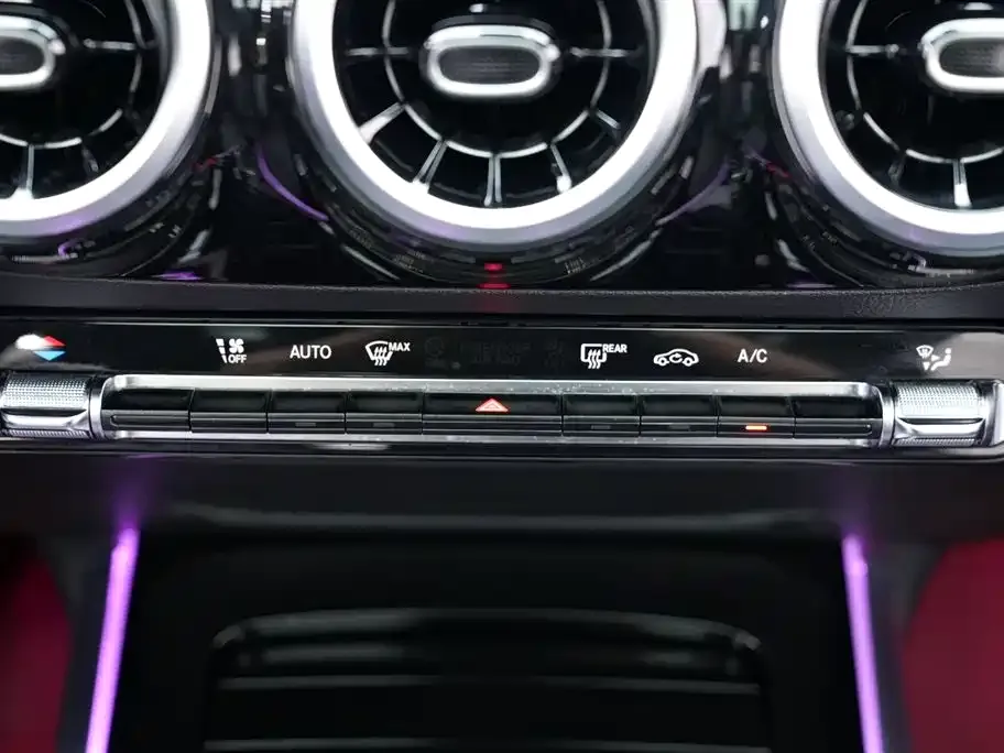 Mercedes-Benz GLA — фото 10