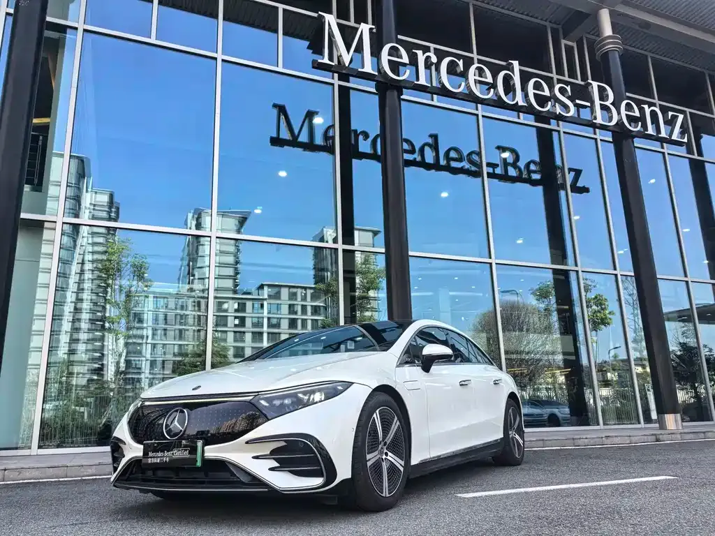 Mercedes-Benz EQS — фото 1