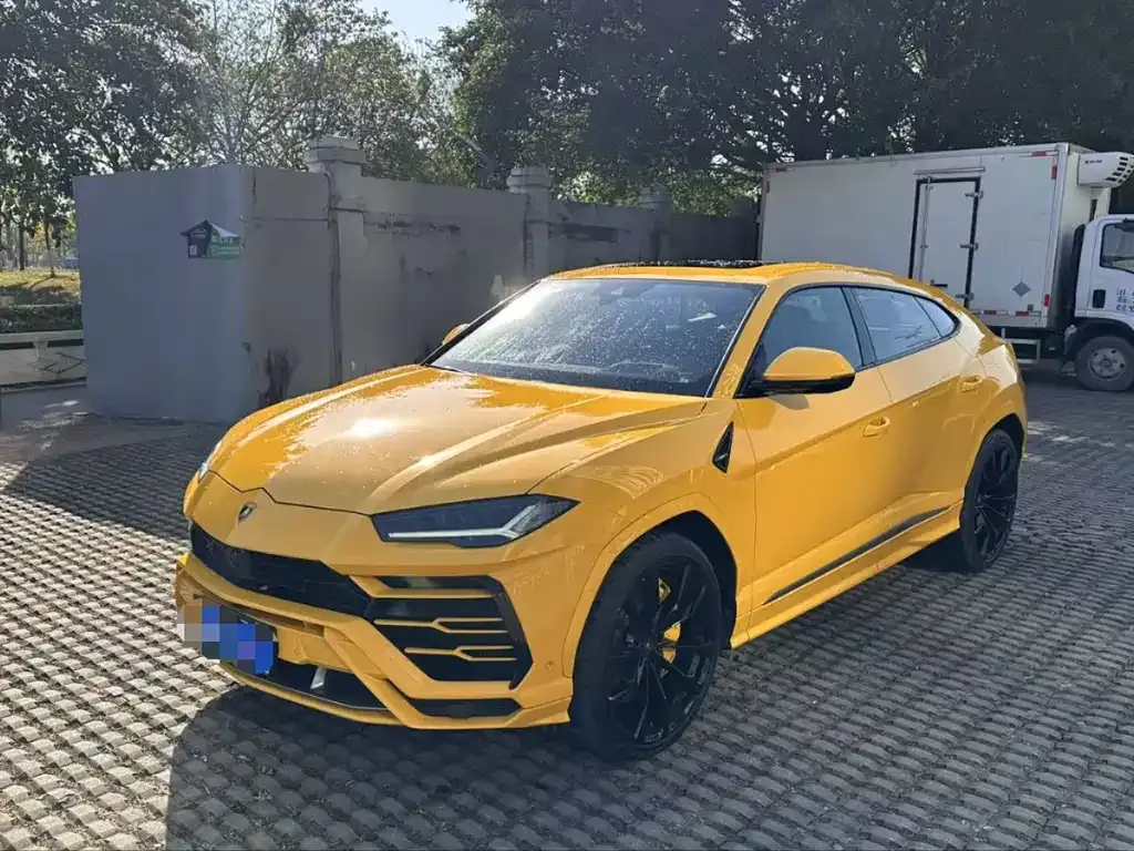 Lamborghini Urus — фото 1