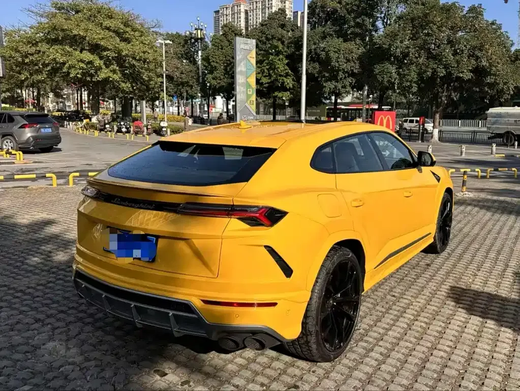 Lamborghini Urus — фото 3