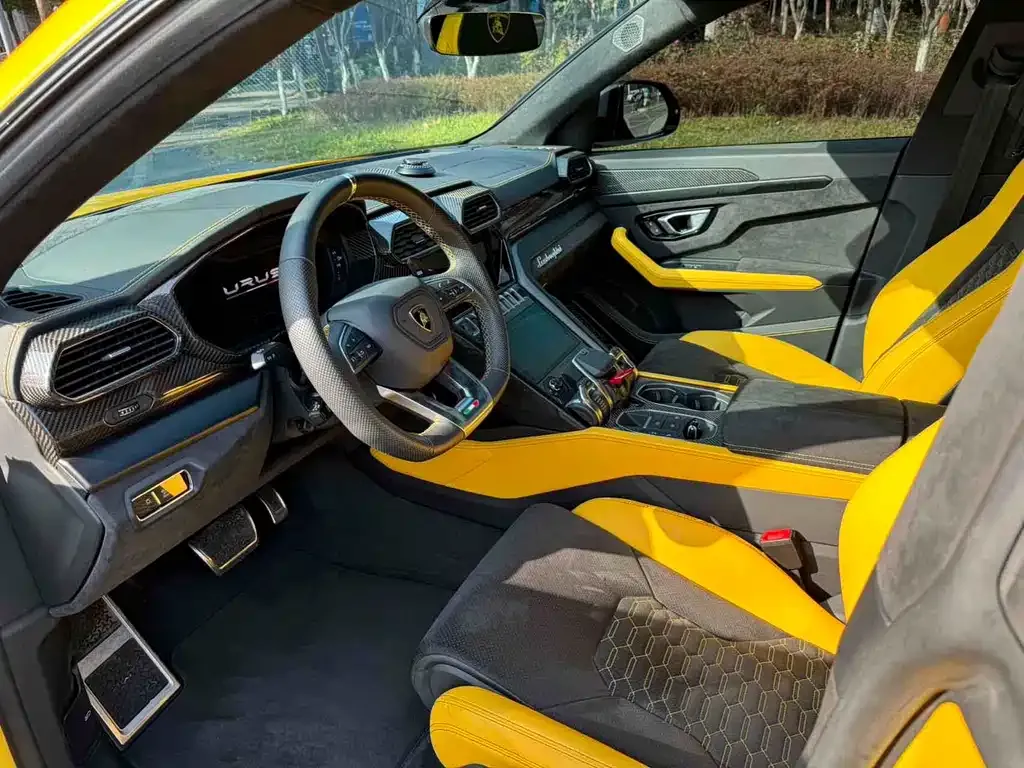 Lamborghini Urus — фото 6