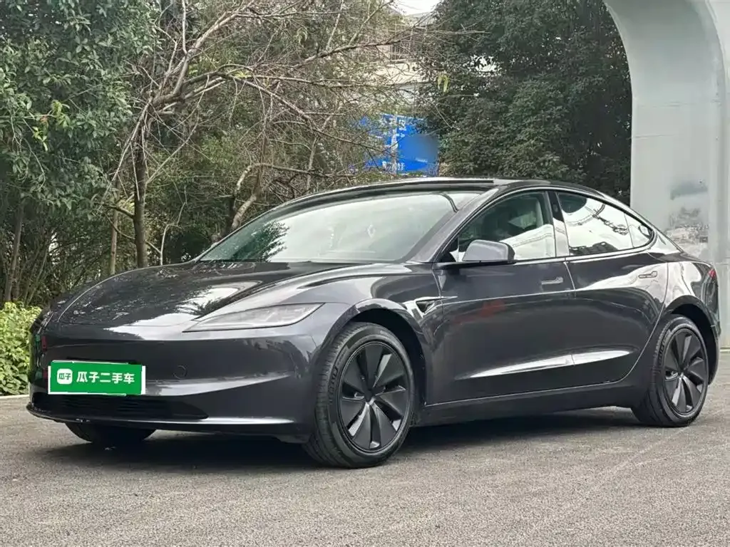 Tesla Model 3 — фото 1