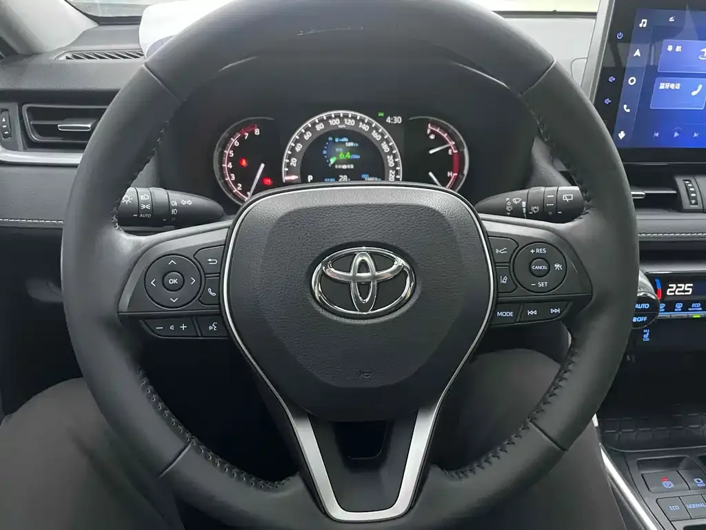 Toyota RAV4 — фото 10