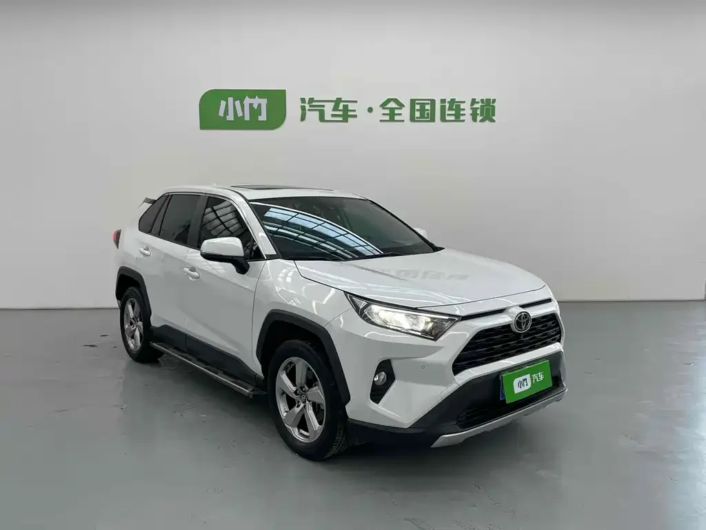 Toyota RAV4 — фото 3