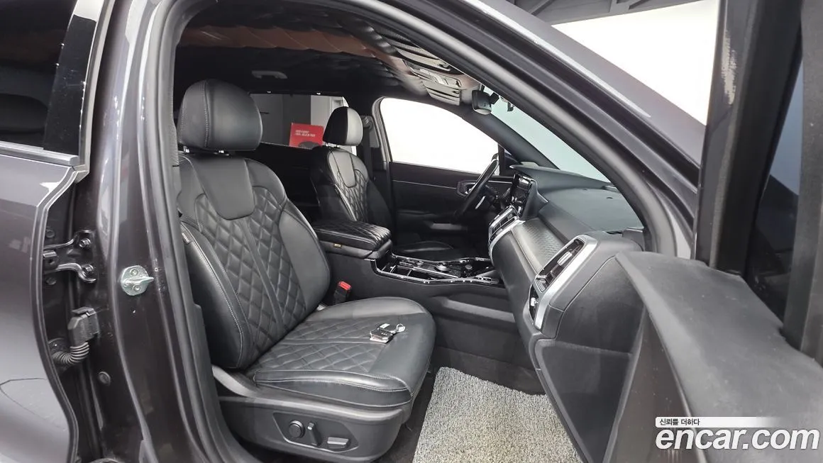Kia Sorento — фото 10