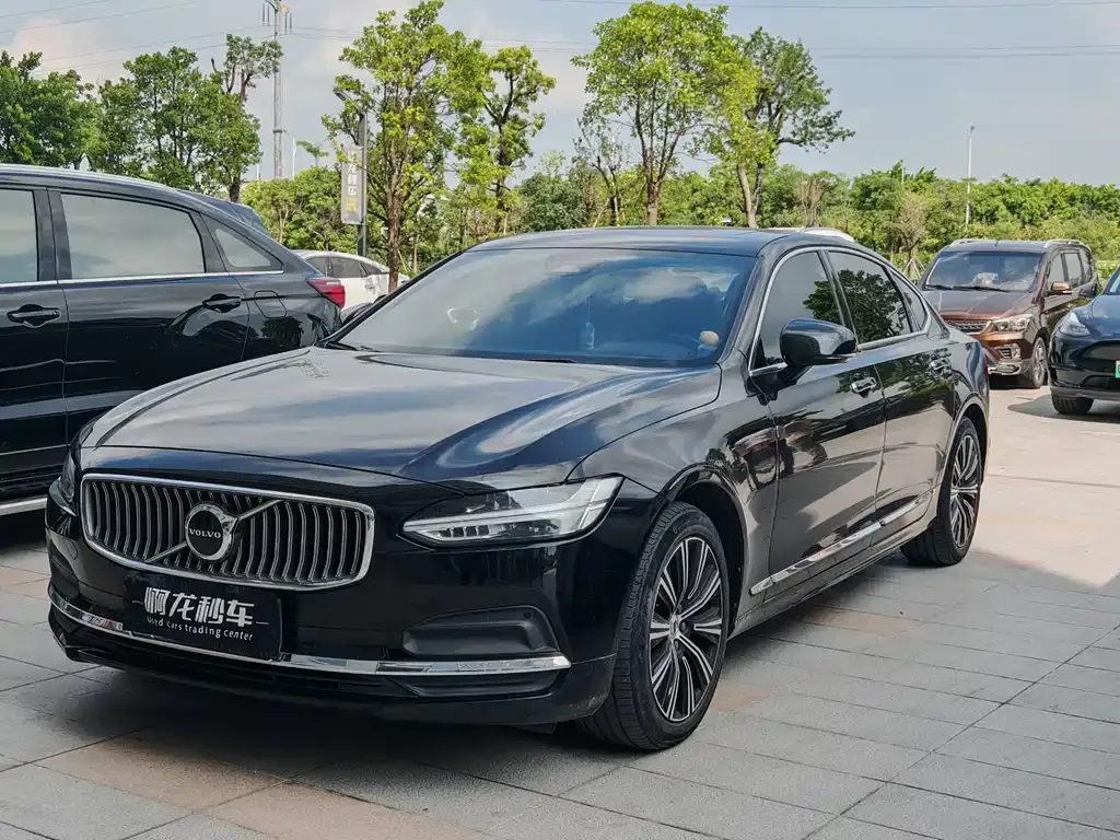 Volvo S90 — фото 1