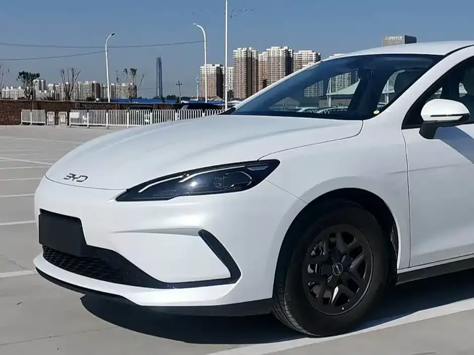 BYD Seal 05 DM-i — фото 1