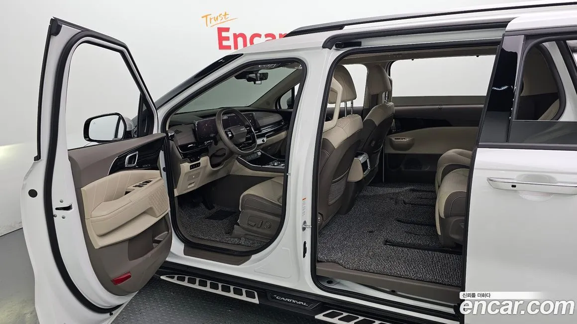 Kia Carnival — фото 10