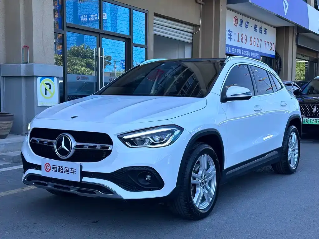 Mercedes-Benz GLA — фото 1