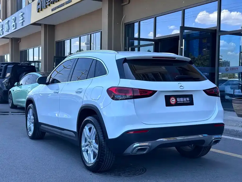 Mercedes-Benz GLA — фото 6