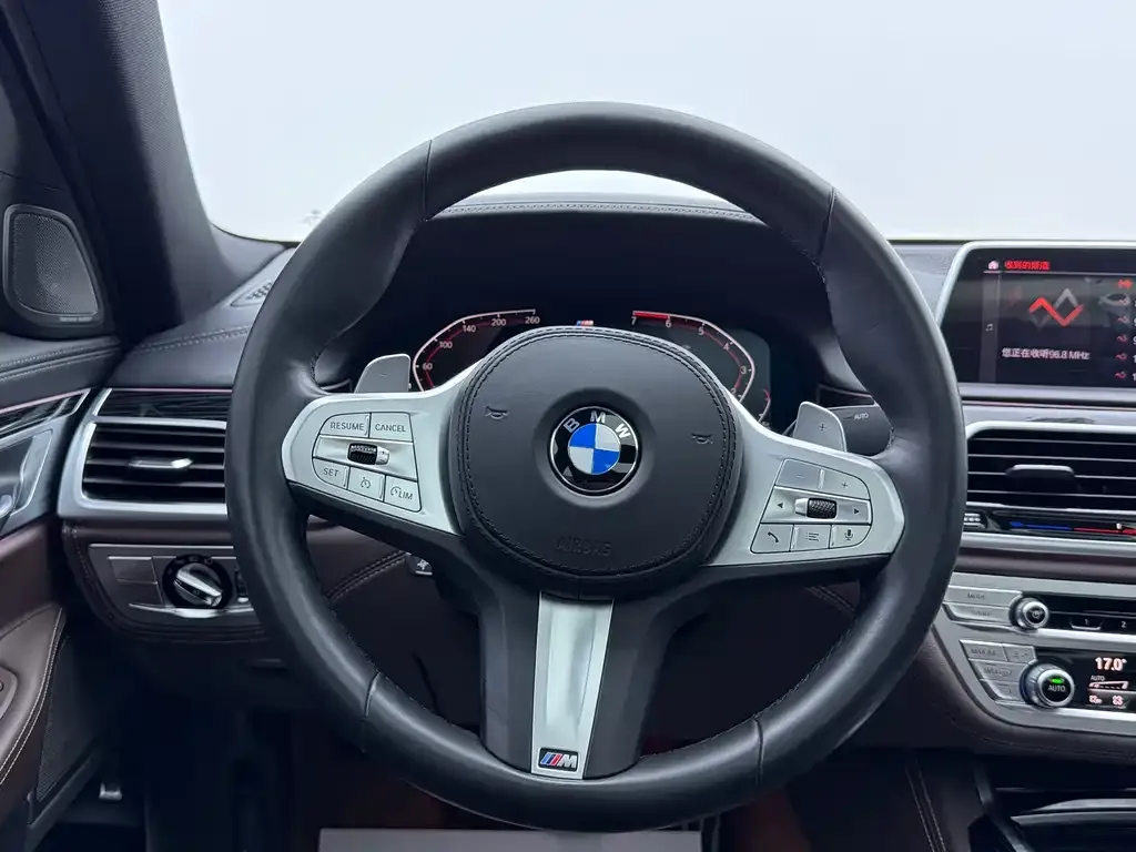 BMW 7 Series — фото 9