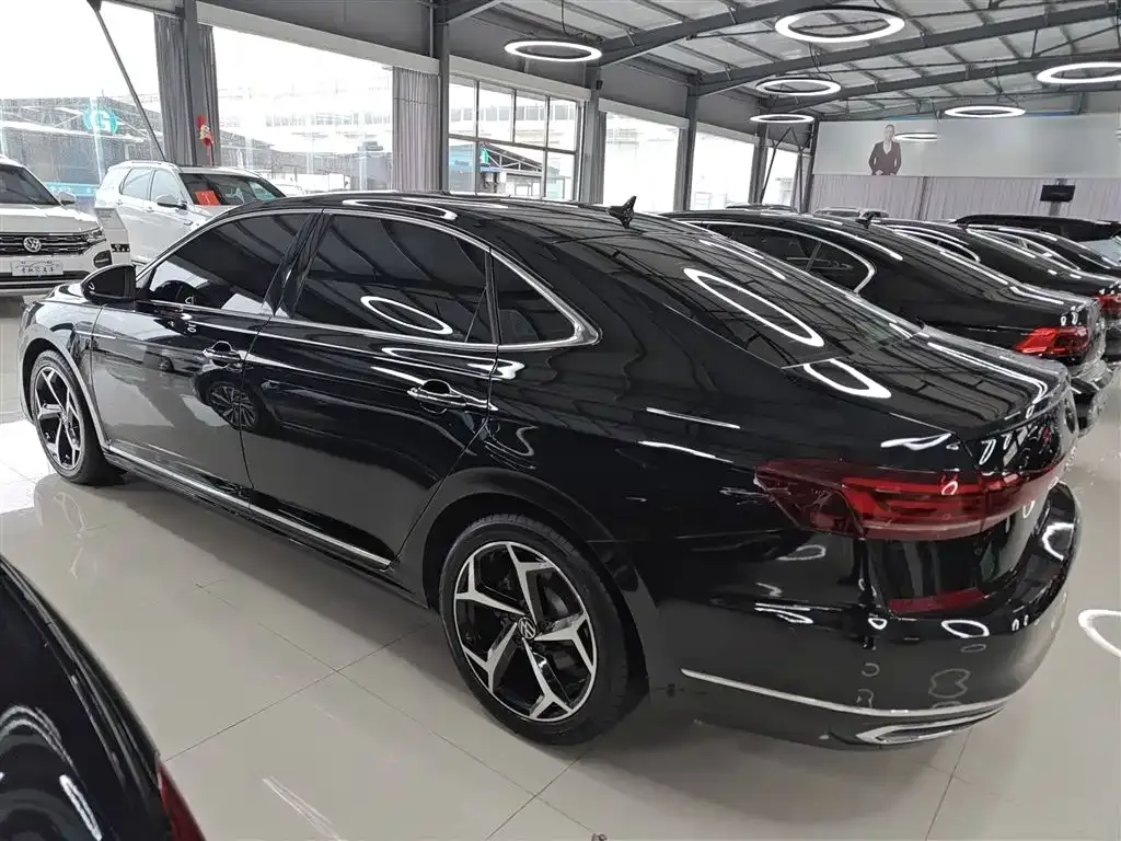 Volkswagen Passat — фото 5