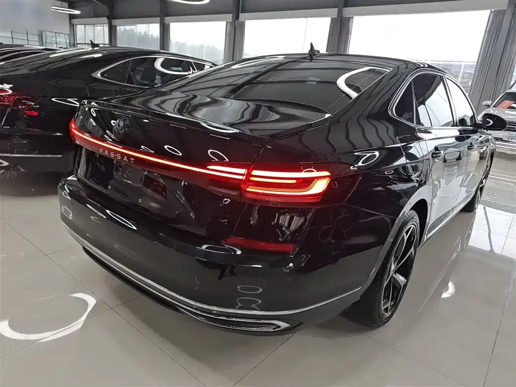 Volkswagen Passat — фото 7