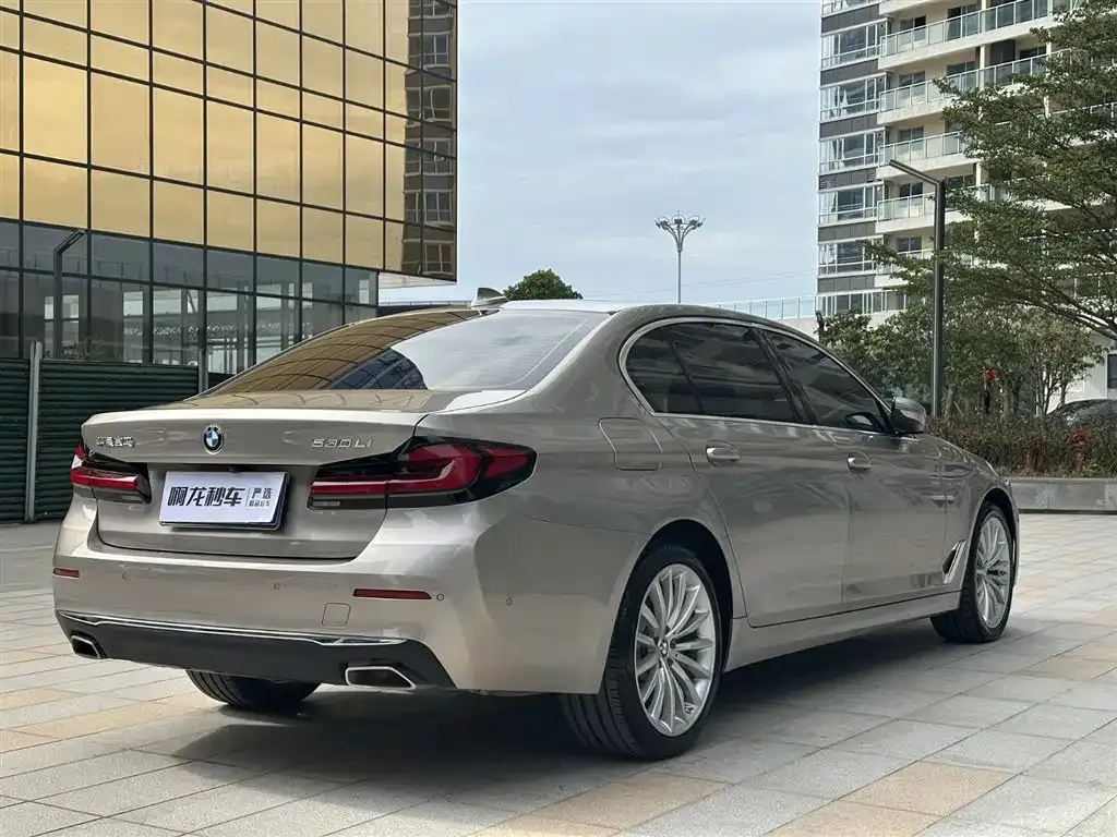 BMW 5 Series — фото 4