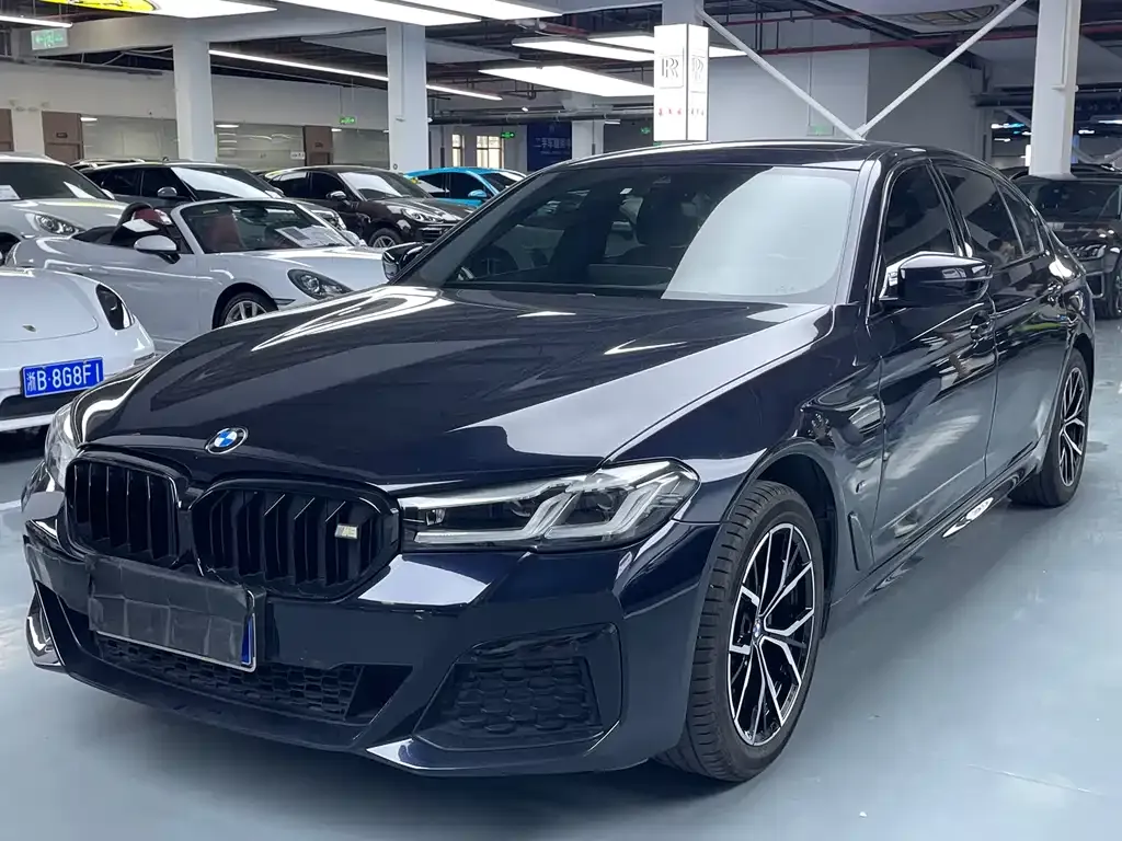BMW 5 Series — фото 1