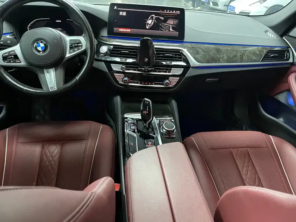 BMW 5 Series — фото 10