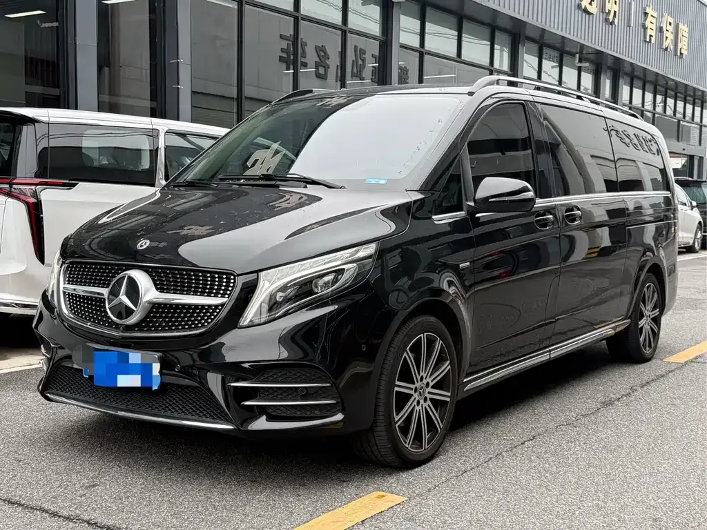 Mercedes-Benz V-Class — фото 1
