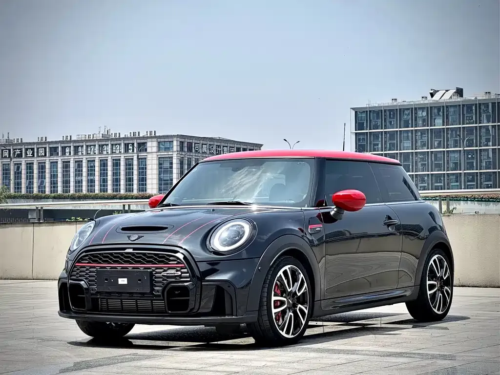 MINI JCW (John Cooper Works) — фото 1