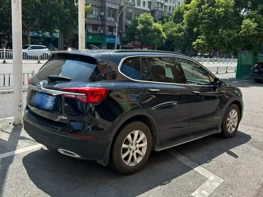 Buick Envision Plus — фото 2