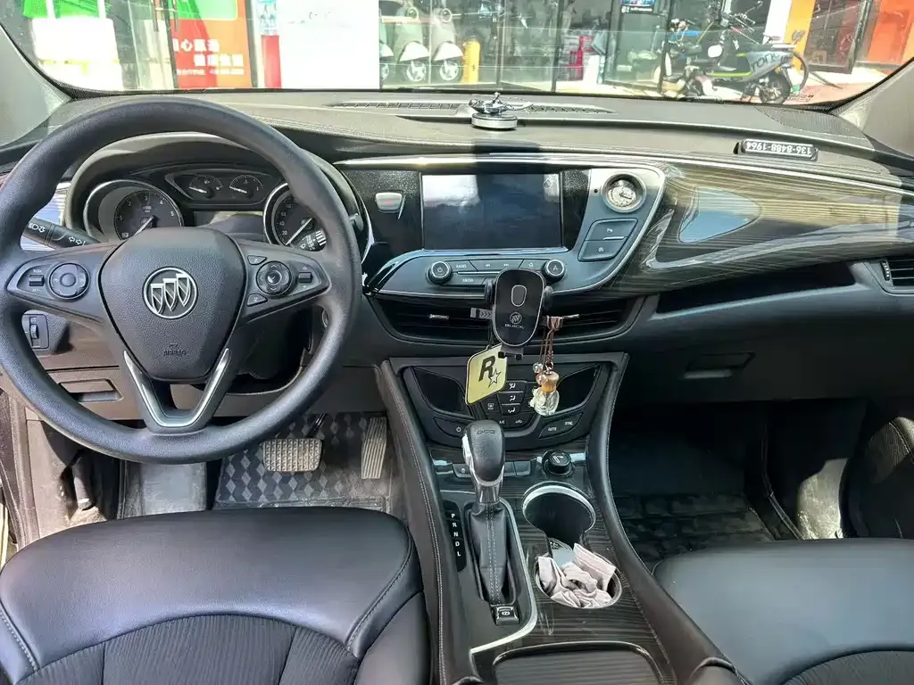 Buick Envision Plus — фото 5