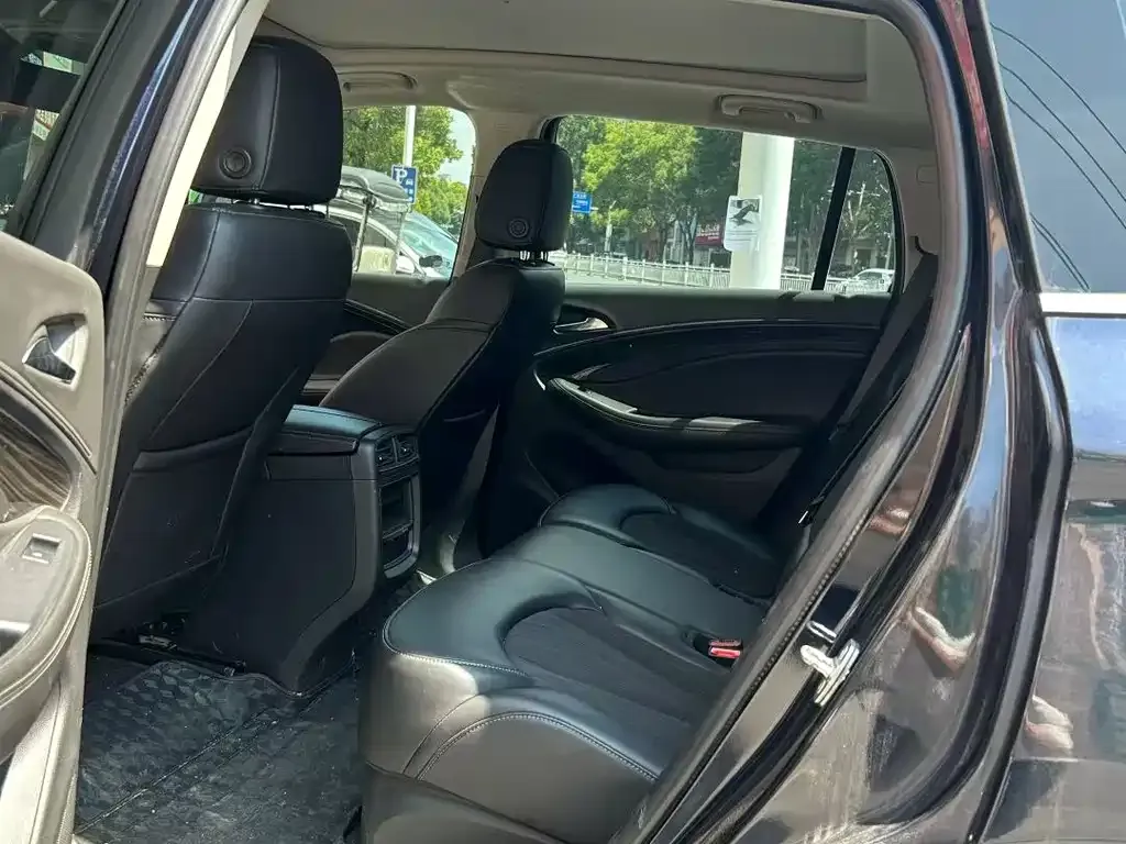 Buick Envision Plus — фото 6