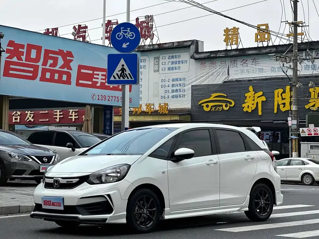 Honda Fit — фото 1