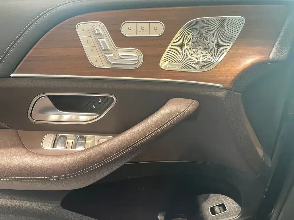 Mercedes-Benz GLS — фото 10