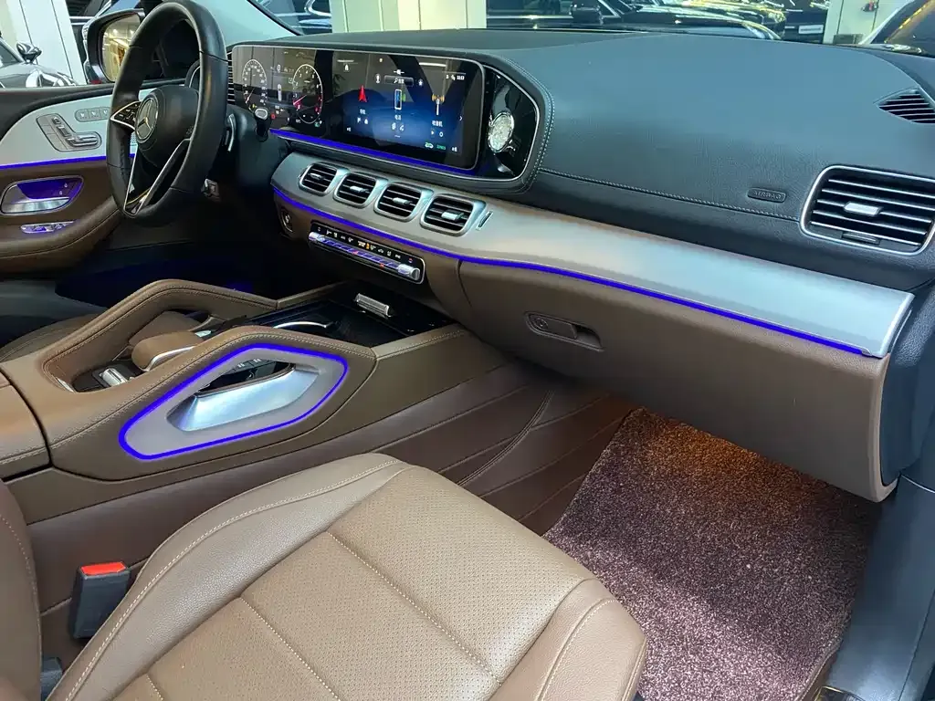 Mercedes-Benz GLS — фото 10