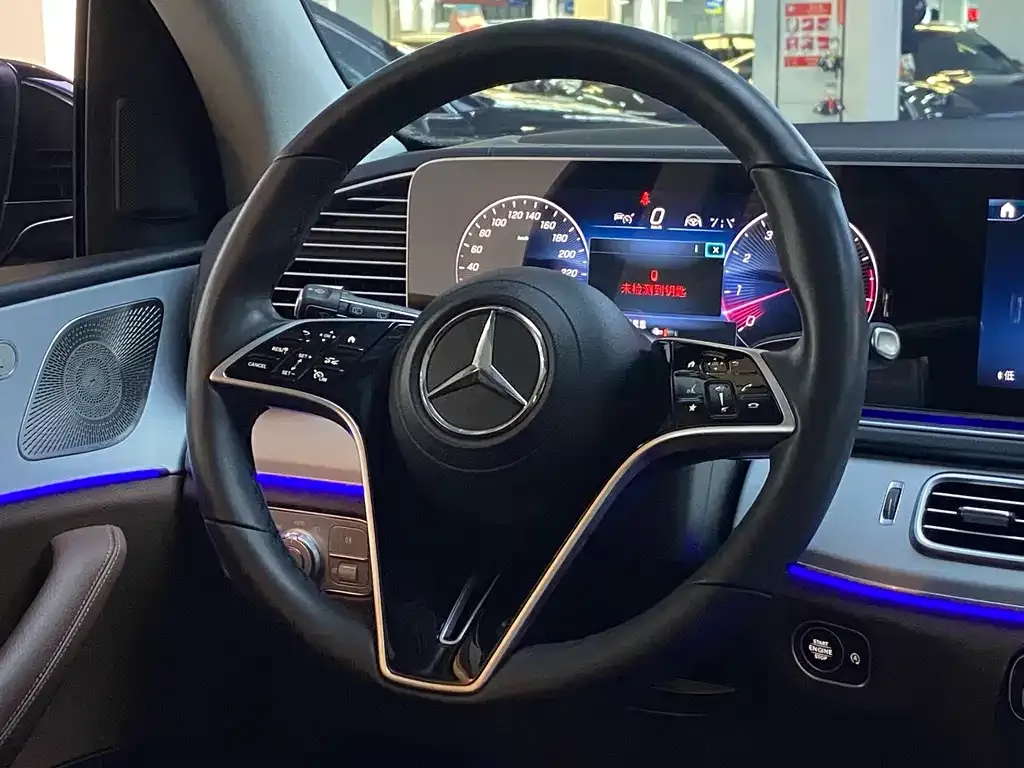 Mercedes-Benz GLS — фото 5