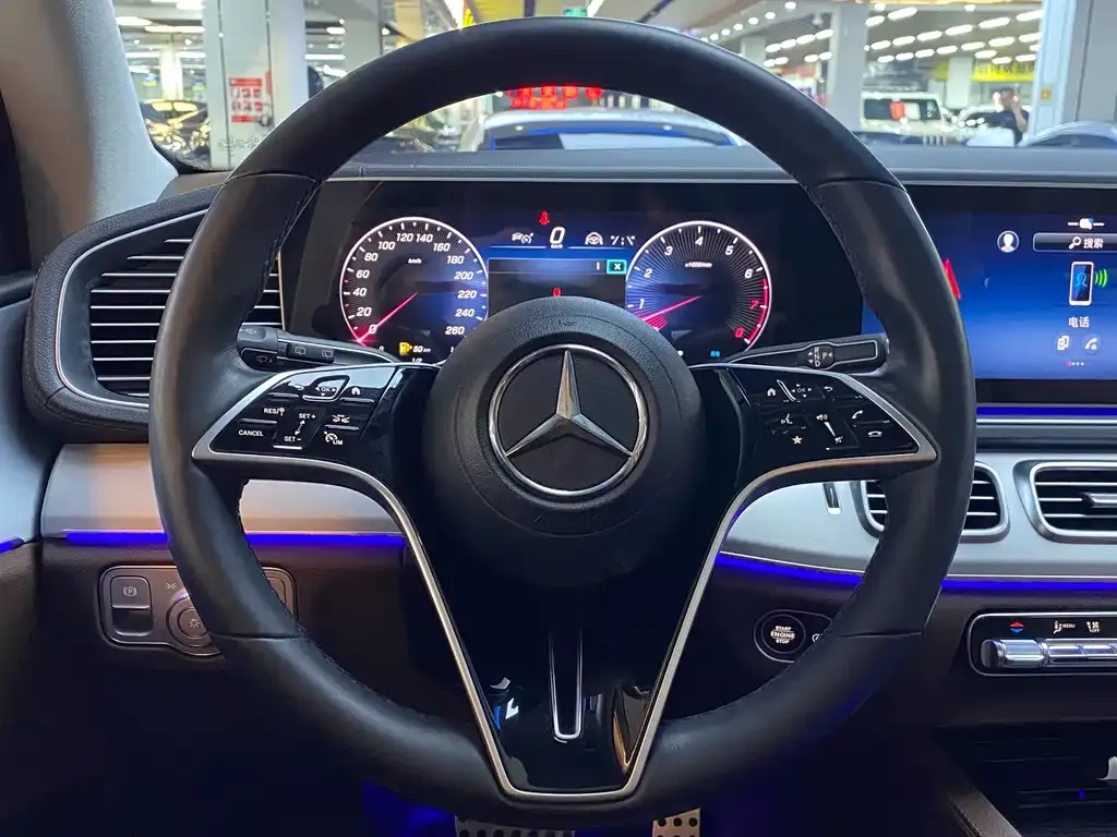 Mercedes-Benz GLS — фото 7