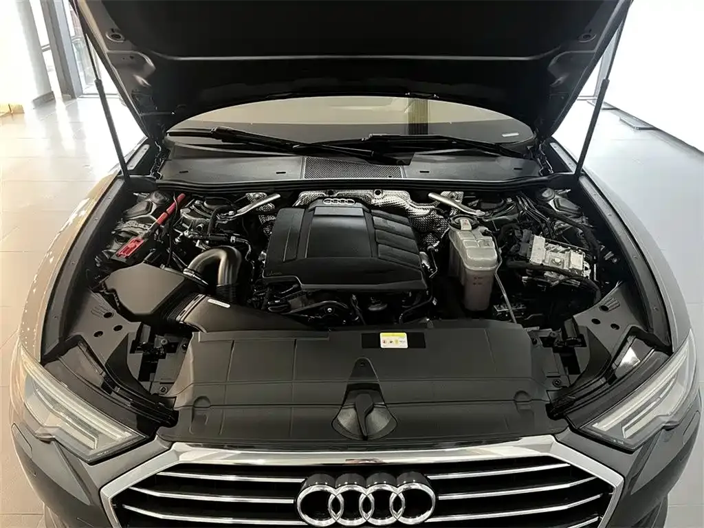 Audi A6L — фото 8