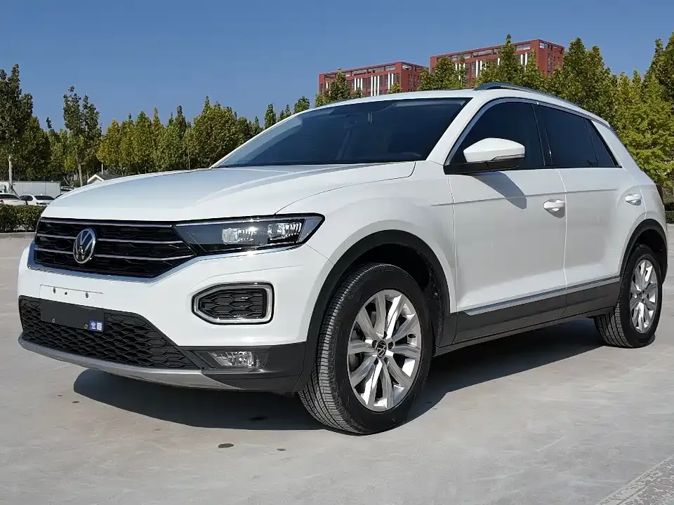 Volkswagen T-Roc — фото 1